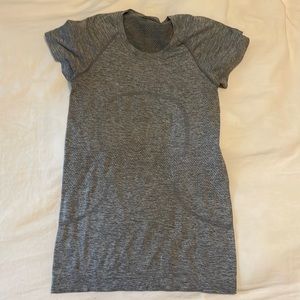 gray lululemon swiftly tech size 4